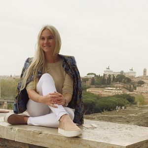 Meet your Posher, Elena